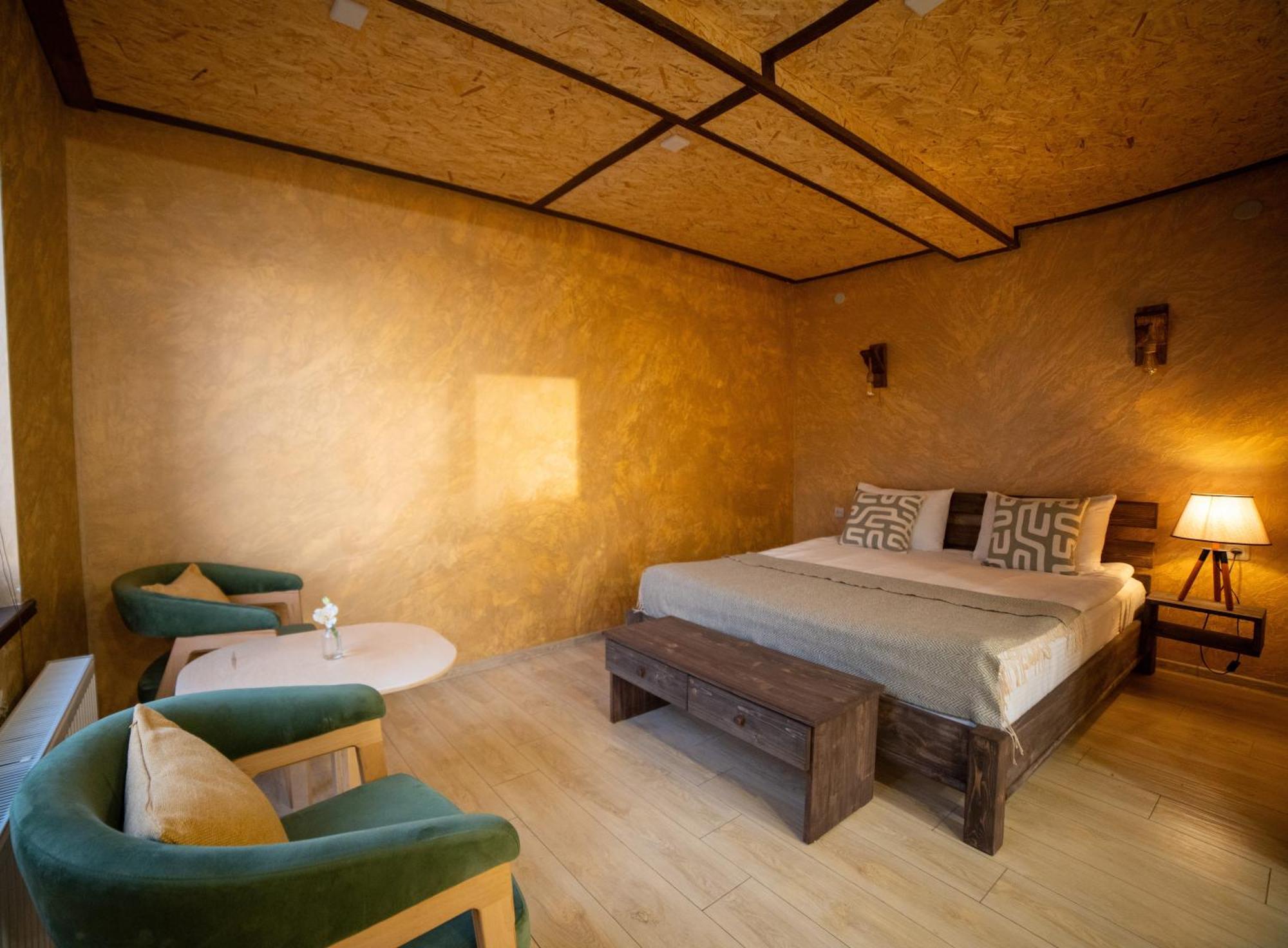 Ecolife Lodge Hotel & Restaurant สเตปานาวาน ภายนอก รูปภาพ