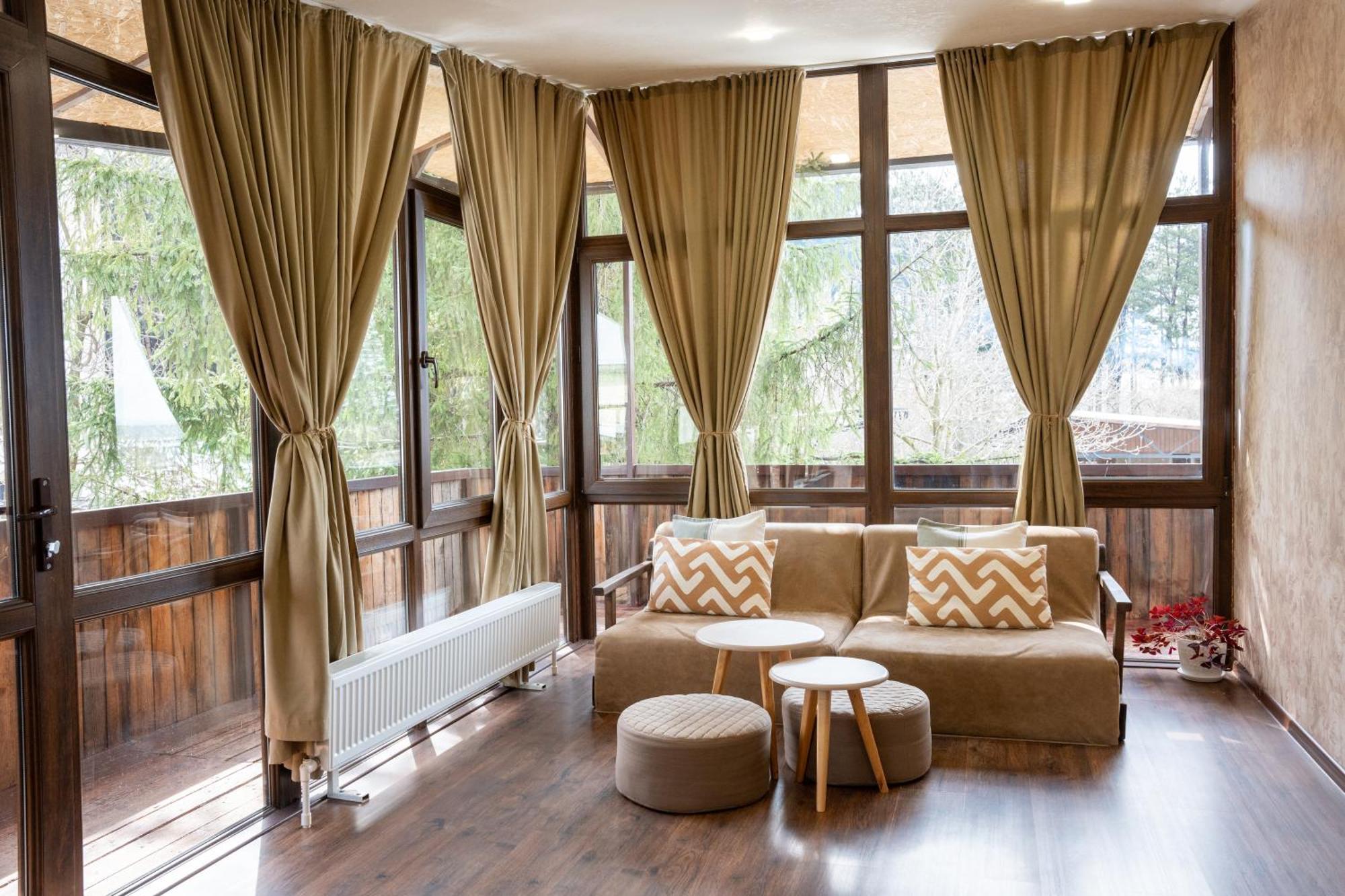 Ecolife Lodge Hotel & Restaurant สเตปานาวาน ภายนอก รูปภาพ